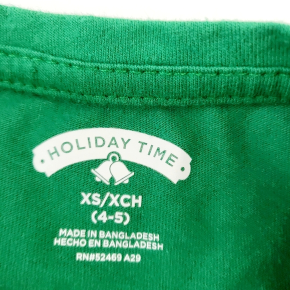 Bundle Hallmark Once Upon a North Pole book and tee size 4/5 - Picture 3 of 5